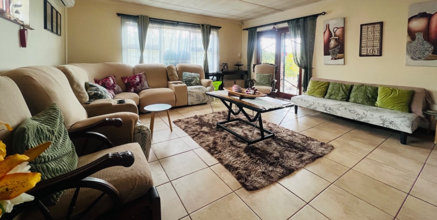 4 Bedroom Property for Sale in Twee Rivieren Western Cape